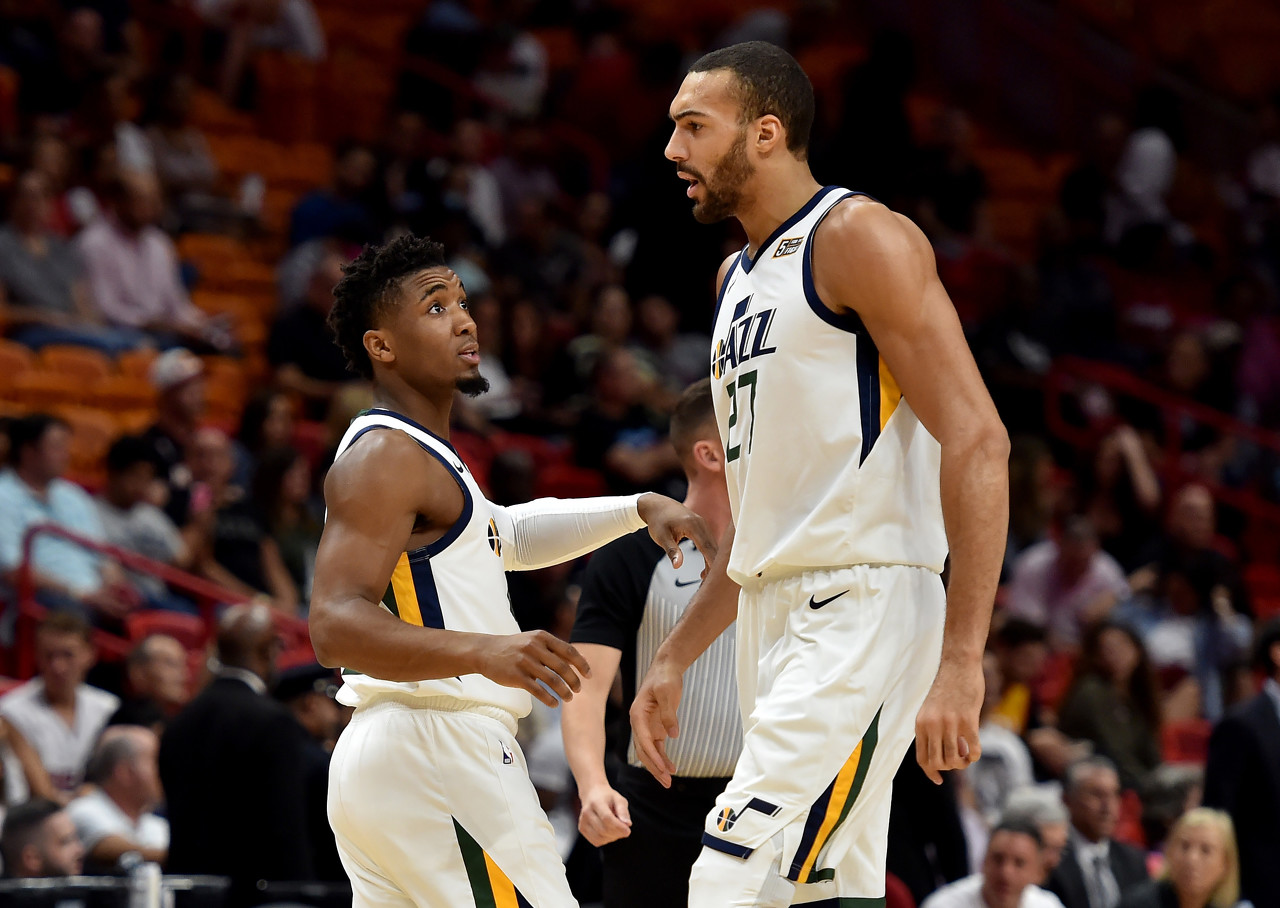 萨卡居首 萨卡居首